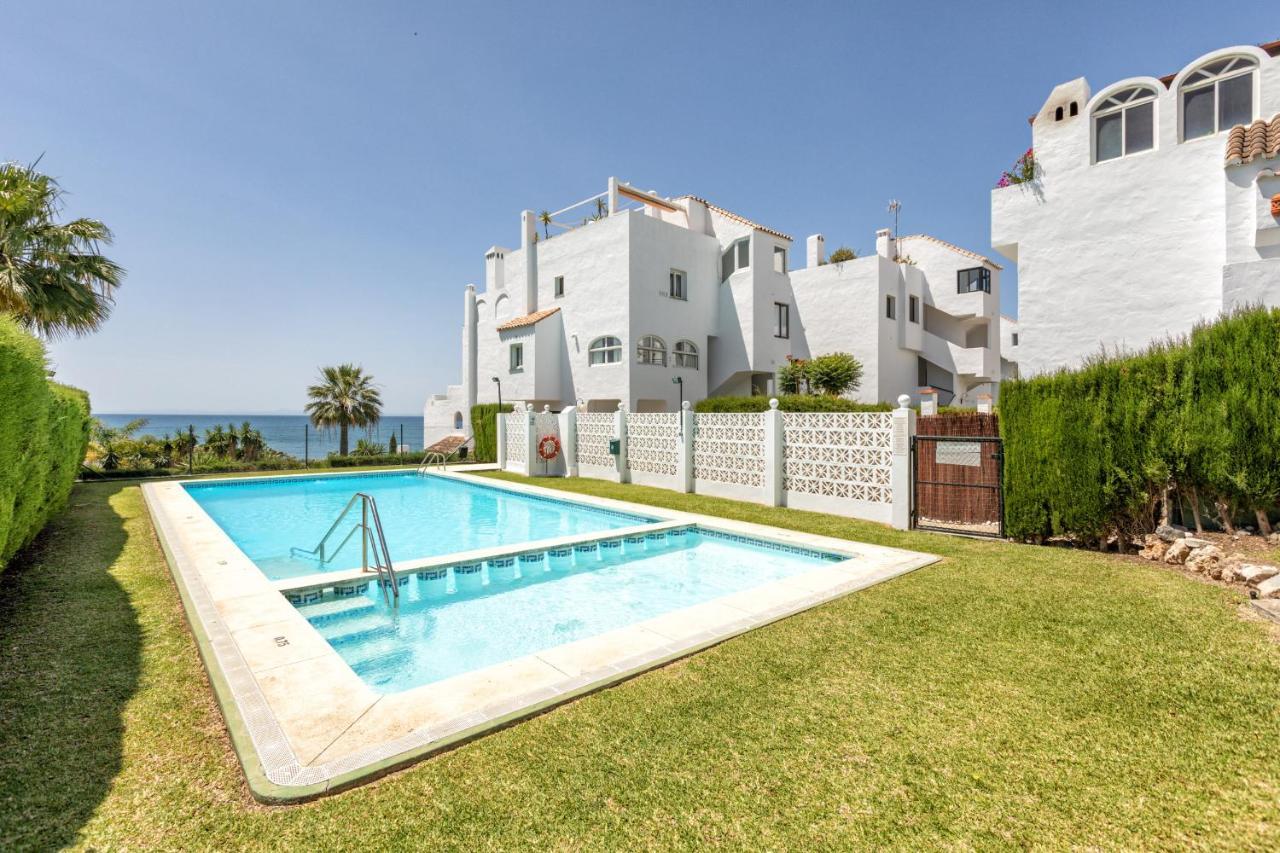 Front Sea View Apartment Estepona Buitenkant foto